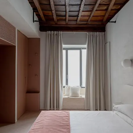 Апартаменты Design With Private Pool In Campo Dei Fiori *