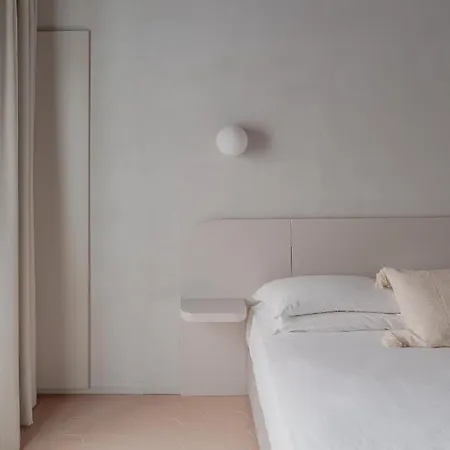 Апартаменты Design With Private Pool In Campo Dei Fiori