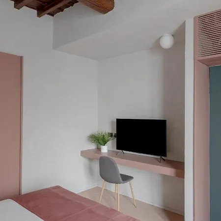Design With Private Pool In Campo Dei Fiori Апартаменты