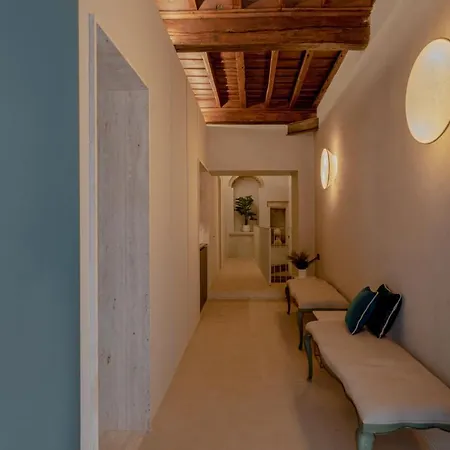 Design With Private Pool In Campo Dei Fiori Апартаменты