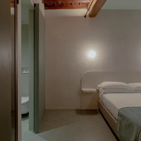 Design With Private Pool In Campo Dei Fiori Апартаменты *