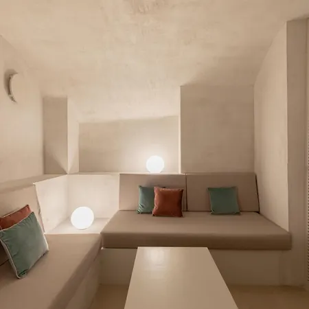 Design With Private Pool In Campo Dei Fiori Апартаменты *
