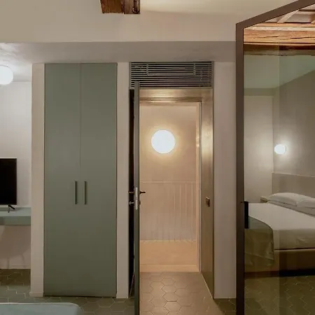 Design With Private Pool In Campo Dei Fiori Апартаменты *
