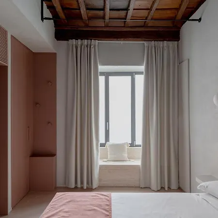Design With Private Pool In Campo Dei Fiori * Рим