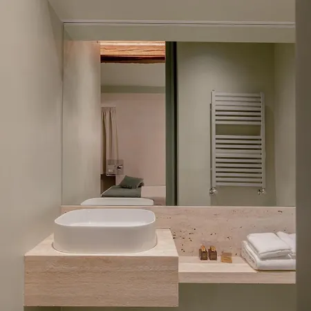 Design With Private Pool In Campo Dei Fiori Апартаменты