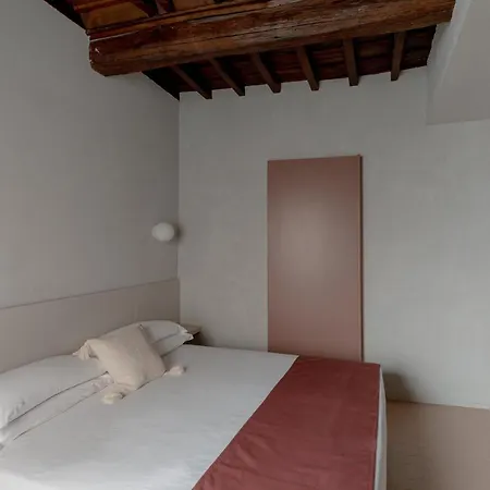Апартаменты Design With Private Pool In Campo Dei Fiori *
